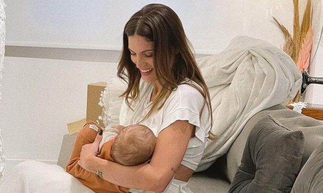 Μαίρη Συνατσάκη: Να τι κάνει όταν κοιμάται το βράδυ η μικρή