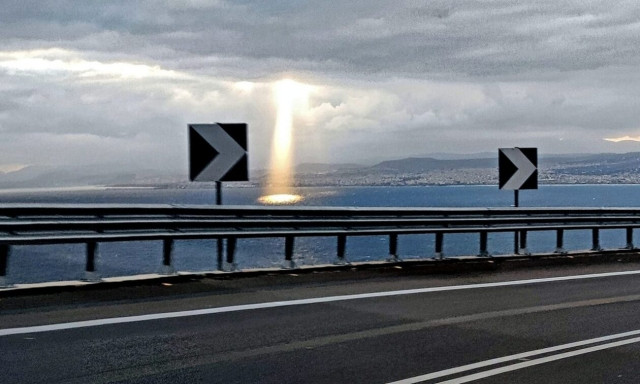 «Ήρθαν οι εξωγήινοι στο Ηράκλειο» – Η αλλόκοσμη φωτογραφία από την Κρήτη που έγινε viral