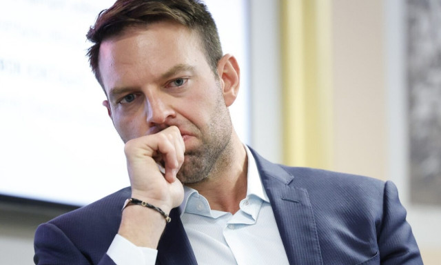 «Ζόρια» στις δημοσκοπήσεις για ΣΥΡΙΖΑ και Κασσελάκη – «Στροφή» στο Κέντρο ζητούν οι ψηφοφόροι