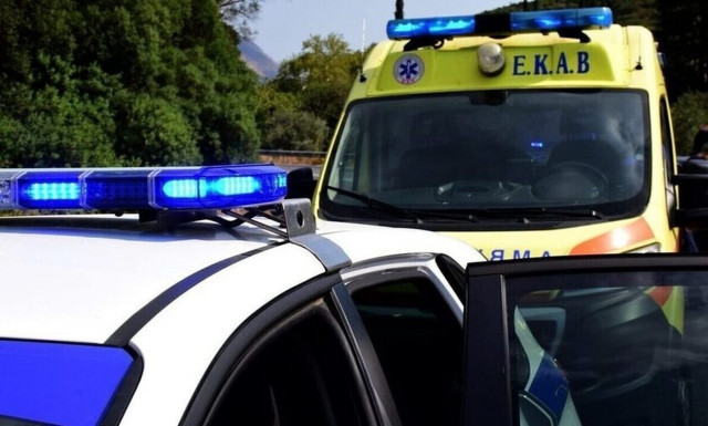 Σοβαρό τροχαίο στο Ηράκλειο: Μηχανή έπεσε στα βράχια – Στο νοσοκομείο δύο 17χρονοι