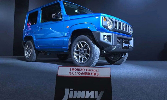 O πρόεδρος της Toyota οδηγεί Suzuki!