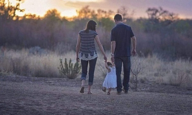 Μισθός από 1.047 έως 1.169 ευρώ στις νέες μητέρες