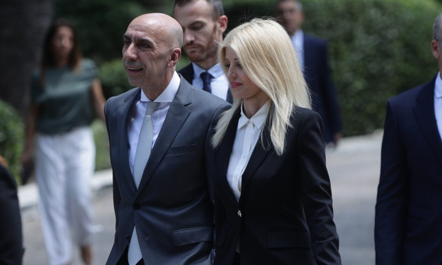 Έλενα Ράπτη και Γιάννης Μπρατάκος: Από την πρώτη επίσημη εμφάνιση, στον πολιτικό τους γάμο