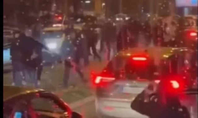 Euroleague: «Άγρια» επεισόδια μετά το Παρτιζάν – Ζαλγκίρις | Συγκρούσεις με καδρόνια και τσεκούρια