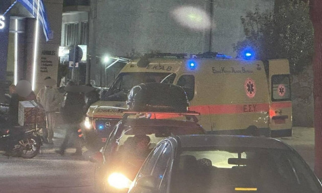 Λάρισα: Στο νοσοκομείο 24χρονος ντελιβεράς μετά από τροχαίο στο κέντρο της πόλης