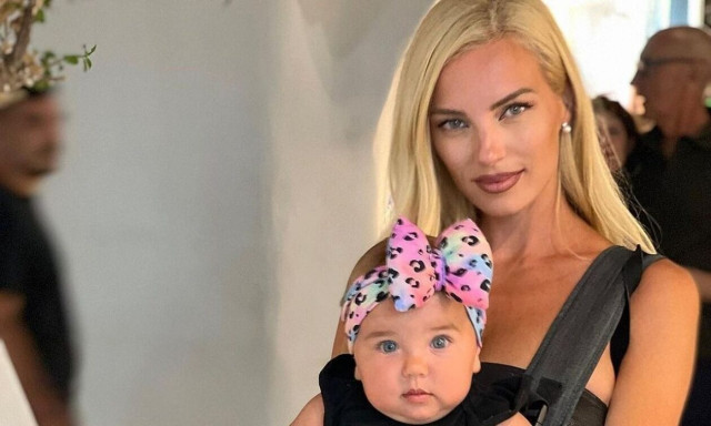 Τζούλια Νόβα: Η ανάρτηση με την κόρη της - «Αυτό το γέλιο της θα κάψει καρδιές μεγαλώνοντας»