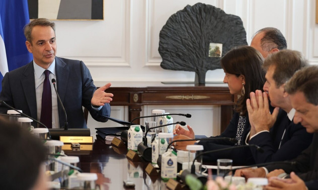 Σύσκεψη στο Μαξίμου: Τι θα αποφασίσει η κυβέρνηση για τους αγρότες