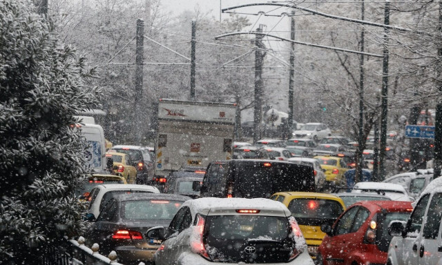 Ελληνική Αστυνομία: Υποχρεωτικές οι αντιολισθητικές αλυσίδες από τη Δευτέρα στην Αττική