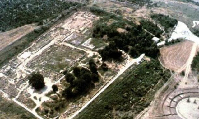 Σαν σήμερα το 1961: Έρχεται στο φως το ανάκτορο της Βεργίνας