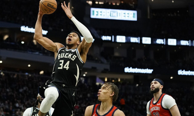 Γιάννης Αντετοκούνμπο: «Περίπατος» των Μπακς με… χαλαρή «30άρα» του «Greek Freak»