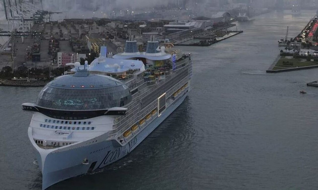 Μαϊάμι: Το υπερπολυτελές κρουαζιερόπλοιο Icon of the Seas ξεκίνησε το παρθενικό του ταξίδι