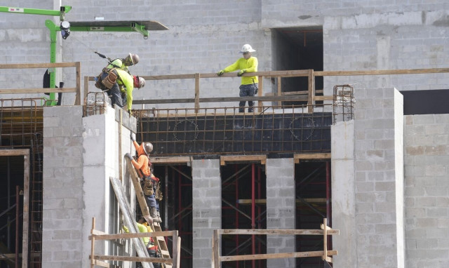 Κατώτατος μισθός: Κατατέθηκε στη Βουλή η τροπολογία