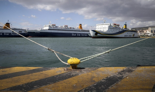 Boats remain docked due to gale-force winds at the Aegean Sea