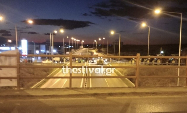 Αγρότες της Χαλκιδικής απέκλεισαν την Εθνική Οδό Θεσσαλονίκης – Ν. Μουδανιών
