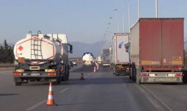 Θεσσαλονίκη: Πενήντα νταλίκες σταμάτησαν στα Μάλγαρα λόγω…επικείμενης κακοκαιρίας