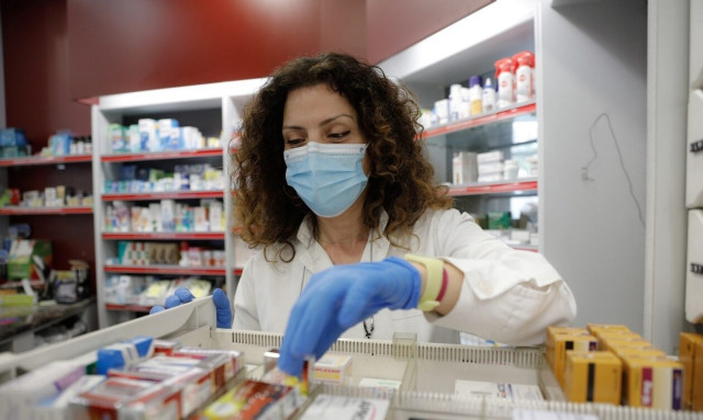 ΣΦΕΕ: «Φορτίο» 100 εκατ. ευρώ από την εξαίρεση φθηνών φαρμάκων από το clawback