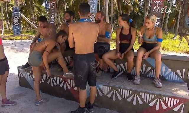 Survivor: Οι «Μπλε» πήραν την ασυλία  - Σε δυσμενή κατάσταση οι «Κόκκινοι»