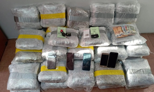 Ιωάννινα: Βρέθηκαν πάνω από 50 κιλά κάνναβης σε αυτοκίνητο – Τρεις συλλήψεις