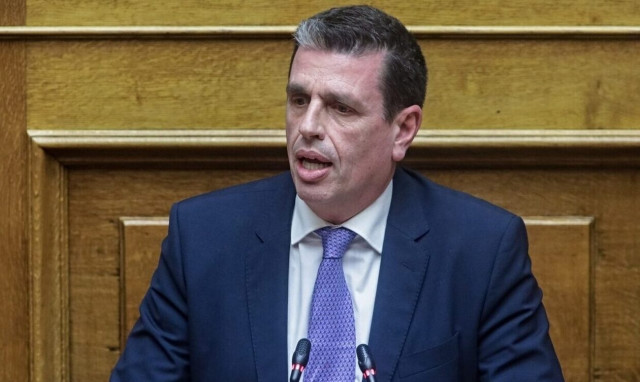 Migration Miinister Kairidis meets with representatives of migrant communities