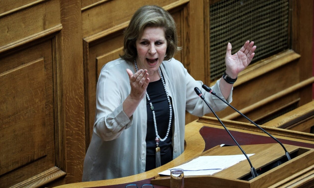 Χριστοφιλοπούλου: «Το ΠΑΣΟΚ είναι πολύ προς ΣΥΡΙΖΑ»