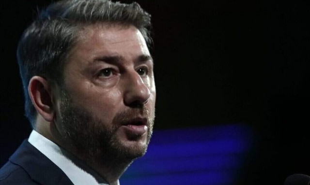 «Ζωντανή» η συζήτηση για την προοδευτική παράταξη – Ο Ανδρουλάκης, ο Χαρίτσης και η αμηχανία