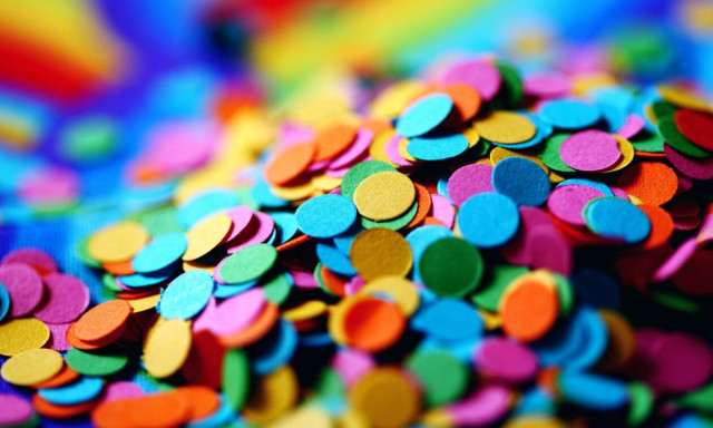 Όλα στον αέρα χαρτοπόλεμος 