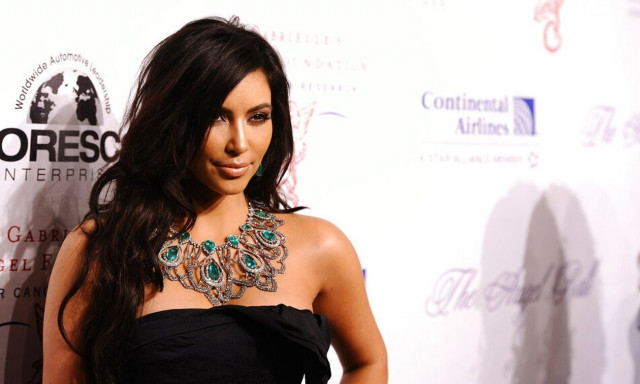 Kιμ Καρντάσιαν: Η μάχη της με την ψωρίαση - Οι νέες φωτογραφίες και το αστείο με το σχήμα καρδιάς