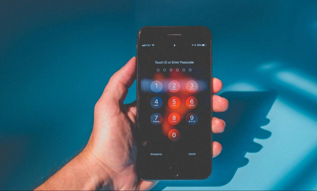 Πώς θα καταλάβεις αν σου έχουν χακάρει το τηλέφωνο