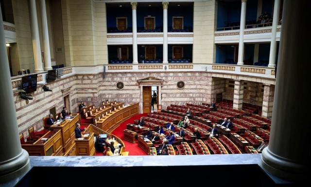 Κατατέθηκε στη Βουλή το νομοσχέδιο για τα ομόφυλα ζευγάρια