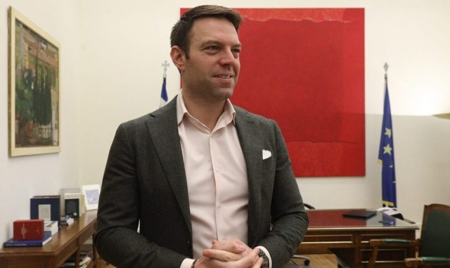 Kasselakis meets GSEE leadership, says basic monthly wage must increase to 900 euros