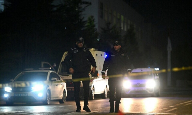 Τουρκία: «Μας έχουν πάρει ομήρους, είμαστε καλά» - Πληροφορίες για δύο ενόπλους στο εργοστάσιο