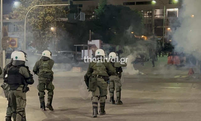 Θεσσαλονίκη: Άγρια επεισόδια στο ΑΠΘ με πετροπόλεμο και χημικά