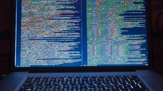 Η «πιο επικίνδυνη ιστοσελίδα» μπορεί να βρει κάθε φωτογραφία ενός ατόμου: Οι κίνδυνοι που καραδοκούν