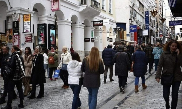 Κατώτατος μισθός: Νέες αυξήσεις από τον Απρίλιο - Τι αλλάζει με τις τριετίες