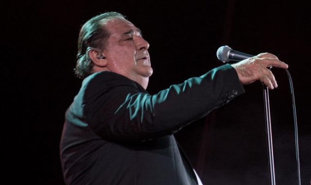 Βασίλης Καρράς: Θα κυκλοφορήσουν 45 νέα τραγούδια του - Τα είχε ετοιμάσει όσο ήταν άρρωστος