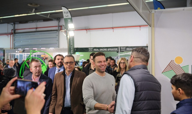 Κασσελάκης σε αγρότες: «Είστε αδικημένοι, έχετε κάθε δίκιο να είστε εξοργισμένοι στα μπλόκα»