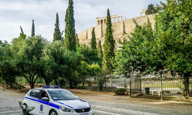 Ακρόπολη: Ανηλικοί δράστες απείλησαν 16χρονο - Τον ρώτησαν τι ομάδα είναι και πού μένει