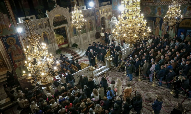 «Πύρινη ρομφαία» ενάντια στο νομοσχέδιο για τα ομόφυλα ζευγάρια – Σήμερα πρεμιέρα στη Βουλή