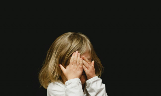 Πατέρας 9χρονης: «Προσοχή στα κοντινά πρόσωπα στους παππούδες, στους θείους»