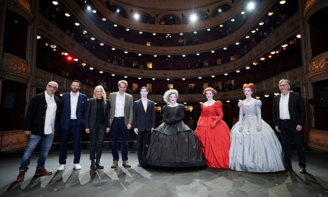 Κυριάκος Μητσοτάκης: Παρακολούθησε θεατρική παράσταση μαζί με τη σύζυγό του, Μαρέβα (εικόνες)