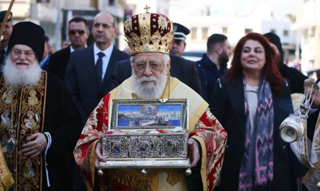 Η υποδοχή της Αγίας Ζώνης στο Παραλίμνι Κύπρου (vid)