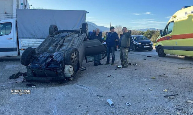 Αργολίδα: «Ιπτάμενο» αυτοκίνητο έπεσε πάνω σε τρακτέρ - Στο νοσοκομείο ένα άτομο