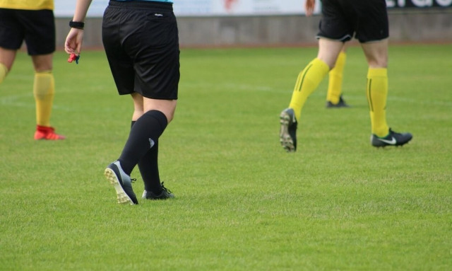 Θεσσαλονίκη:Πρόεδρος ερασιτεχνικής ομάδας πιάστηκε στα χέρια με διαιτητή και κατέληξαν με χειροπέδες