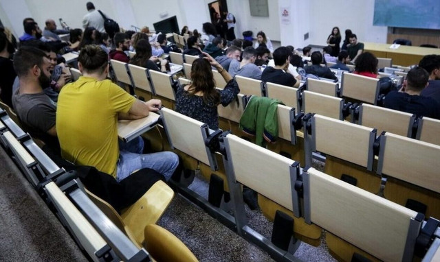 Πέμπτη εβδομάδα καταλήψεων στα πανεπιστήμια: Αντιδράσεις καθηγητών για τις διαδικτυακές εξετάσεις
