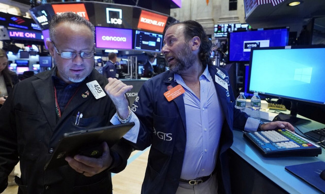 Επέστρεψε στα κέρδη η Wall Street παρά τις πιέσεις από τη Fed