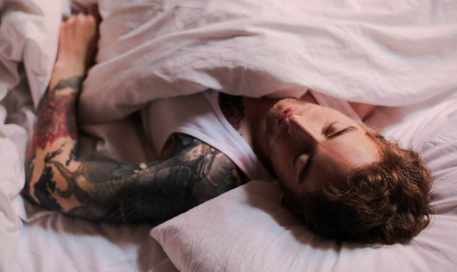 Τι μπορείς να κάνεις αν ξυπνάς μέσα στη νύχτα