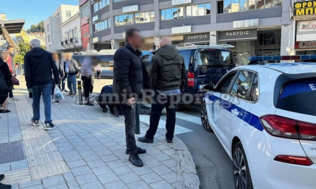 Λαμία: Σοβαρό ατύχημα με παράσυρση πεζού στην πλατεία Πάρκου