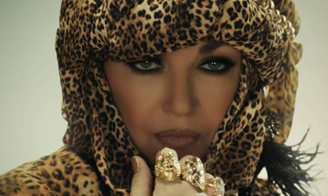 Καίτη Γαρμπή: Το εντυπωσιακό βίντεο κλιπ για τη νέα επιτυχία «Σάββατο βράδυ»