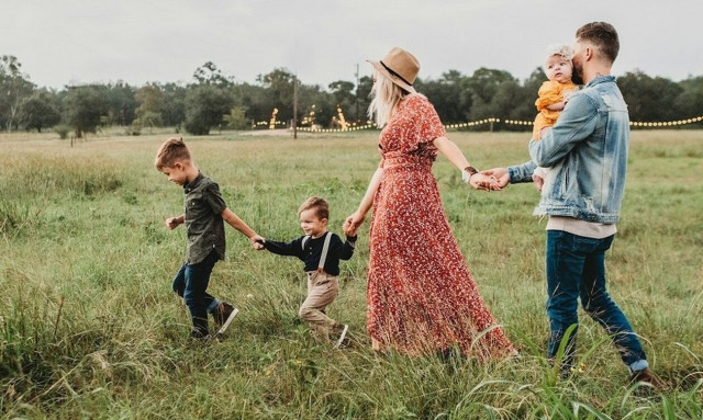 Γάμος: Ένας πυλώνας για τη σταθερότητα της ελληνικής κοινωνίας
