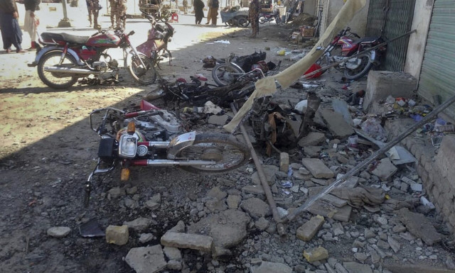 Θρήνος στο Πακιστάν: Τουλάχιστον 24 νεκροί σε αιματηρές εκρήξεις, παραμονή των εκλογών